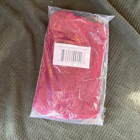 Kensie | Sherpa Infinity Scarf Burgundy - Picture 4 of 5